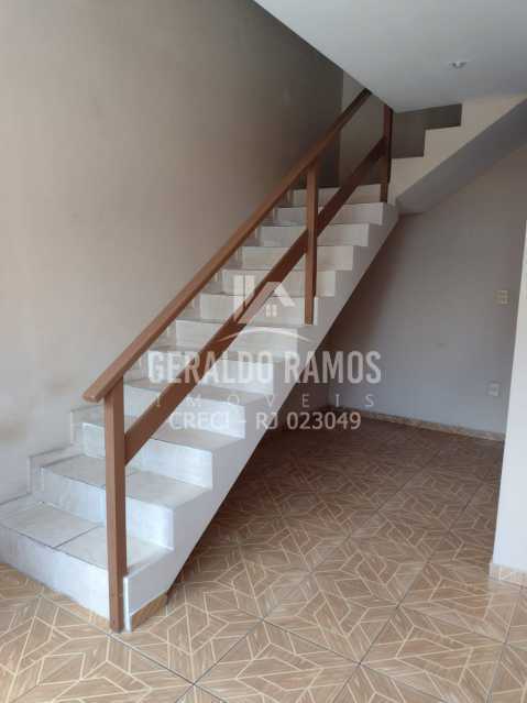 Casa à venda com 4 quartos, 112m² - Foto 1