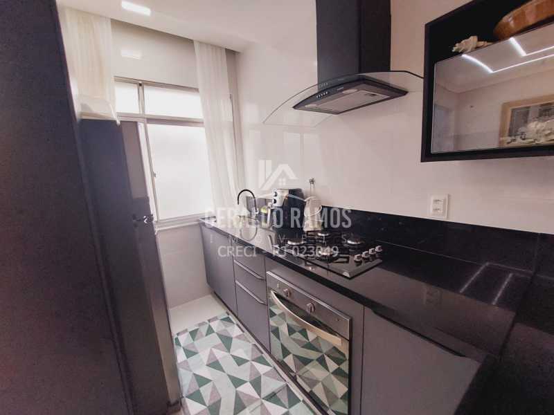 Apartamento à venda com 2 quartos, 65m² - Foto 4