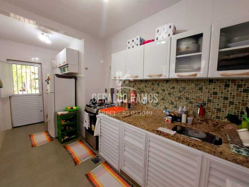 Casa à venda com 2 quartos, 110m² - Foto 3