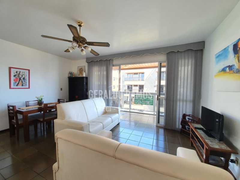 Apartamento à venda com 3 quartos, 154m² - Foto 2