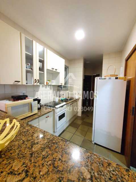 Apartamento à venda com 3 quartos, 154m² - Foto 4