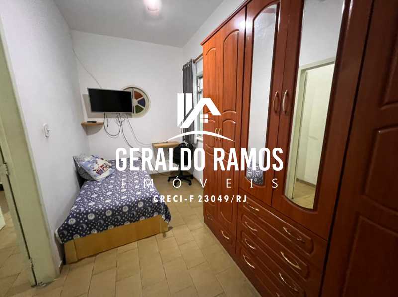 Casa à venda com 8 quartos, 220m² - Foto 4