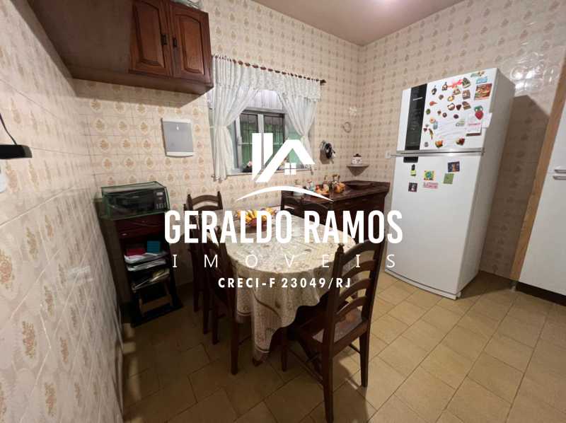 Casa à venda com 8 quartos, 220m² - Foto 6