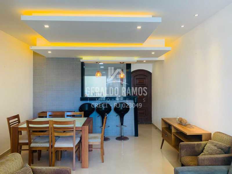 Apartamento à venda com 3 quartos, 97m² - Foto 2
