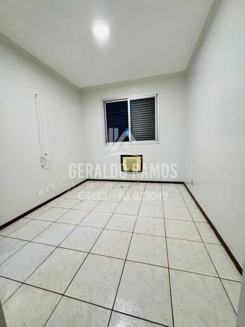 Apartamento à venda com 3 quartos, 151m² - Foto 4