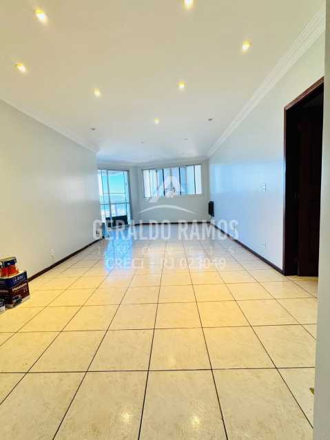 Apartamento à venda com 3 quartos, 151m² - Foto 1