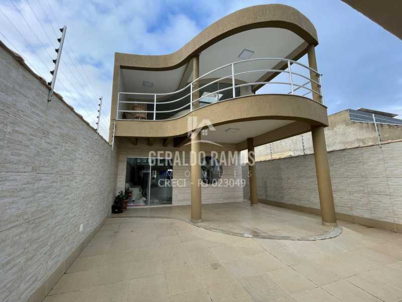 Casa à venda com 3 quartos, 250m² - Foto 1