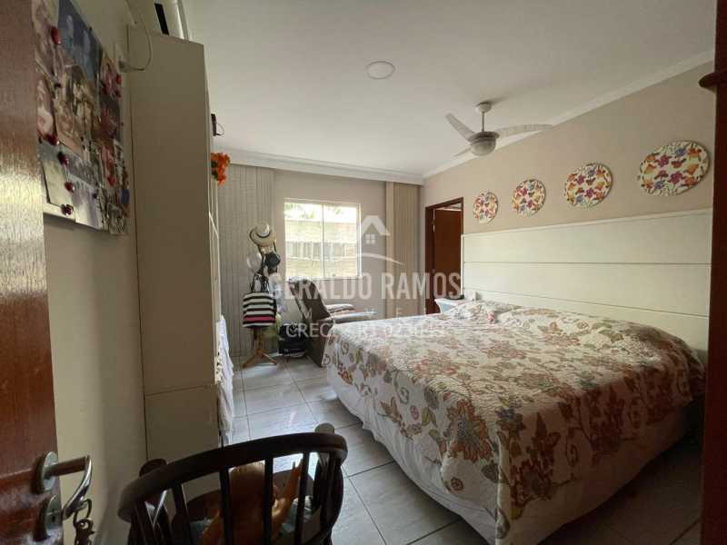 Casa à venda com 3 quartos, 250m² - Foto 8