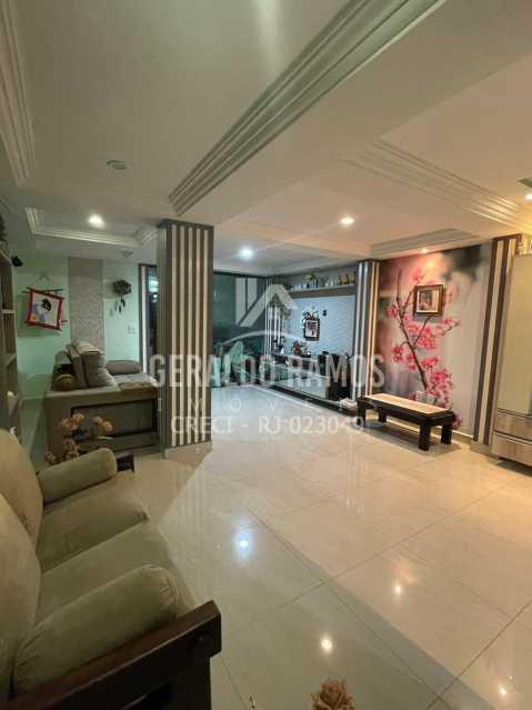 Casa à venda com 5 quartos, 299m² - Foto 2