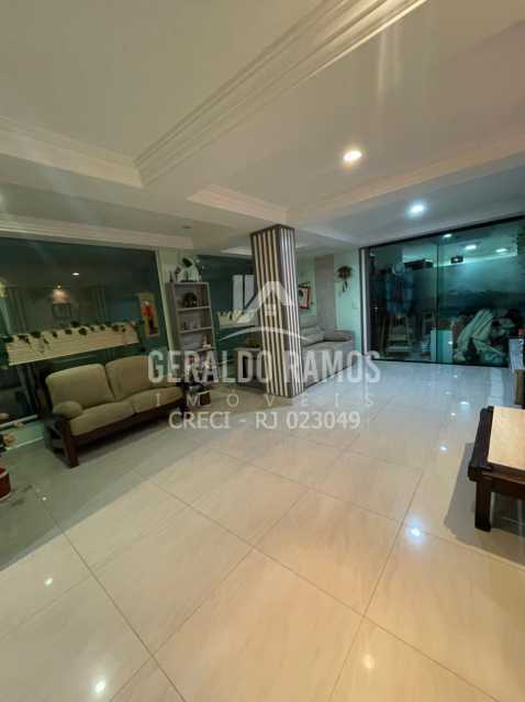 Casa à venda com 5 quartos, 299m² - Foto 11