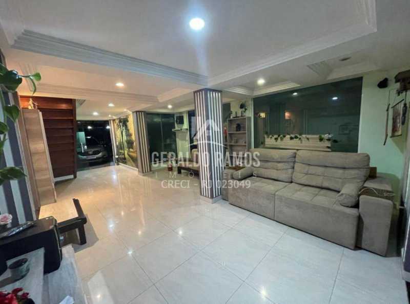Casa à venda com 5 quartos, 299m² - Foto 1
