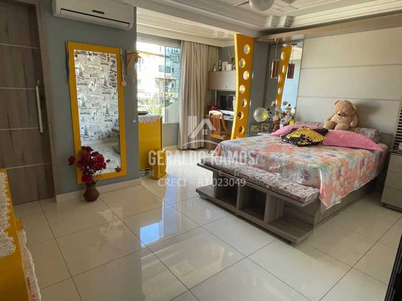 Casa à venda com 5 quartos, 299m² - Foto 15