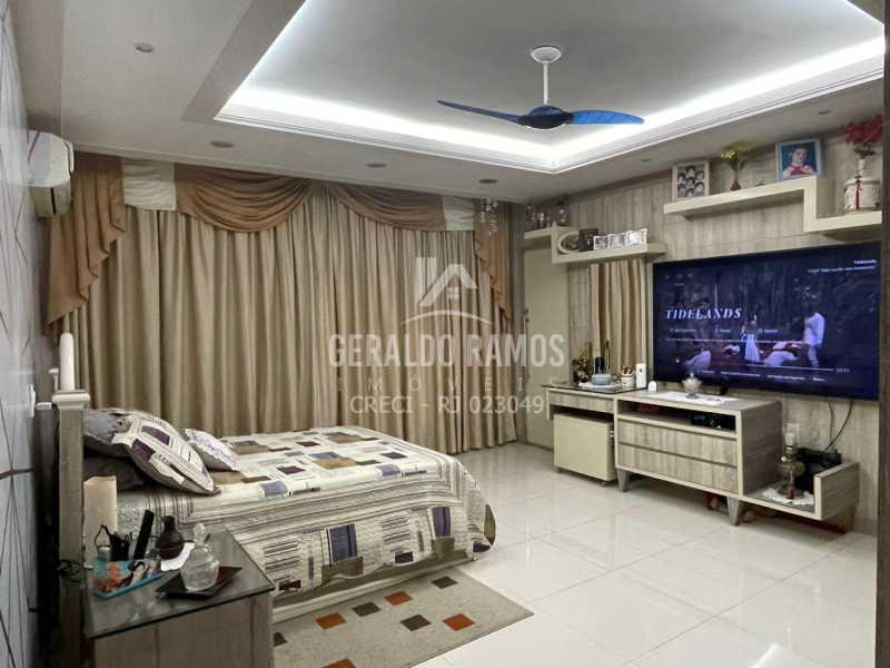 Casa à venda com 5 quartos, 299m² - Foto 19