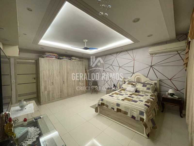 Casa à venda com 5 quartos, 299m² - Foto 21