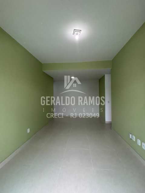 Apartamento à venda com 2 quartos, 100m² - Foto 3