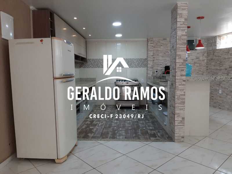 Casa à venda com 4 quartos, 160m² - Foto 4