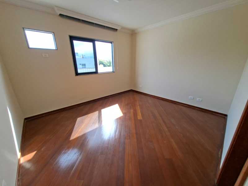 Cobertura, 3 quartos, 207 m² - Foto 11