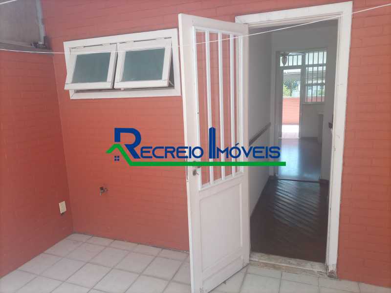 Casa de Condomínio à venda com 3 quartos, 215m² - Foto 14