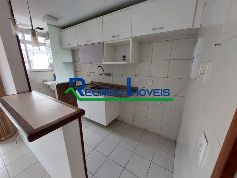 Apartamento à venda com 2 quartos, 62m² - Foto 9