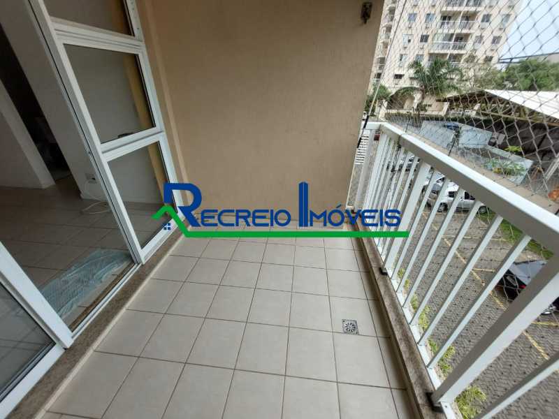 Apartamento à venda com 2 quartos, 62m² - Foto 11