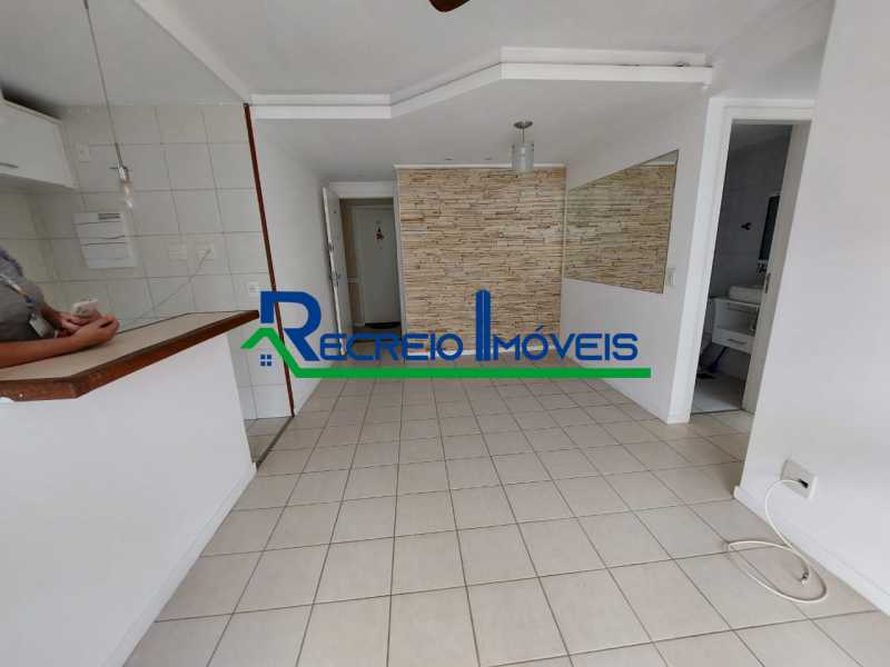 Apartamento à venda com 2 quartos, 62m² - Foto 7