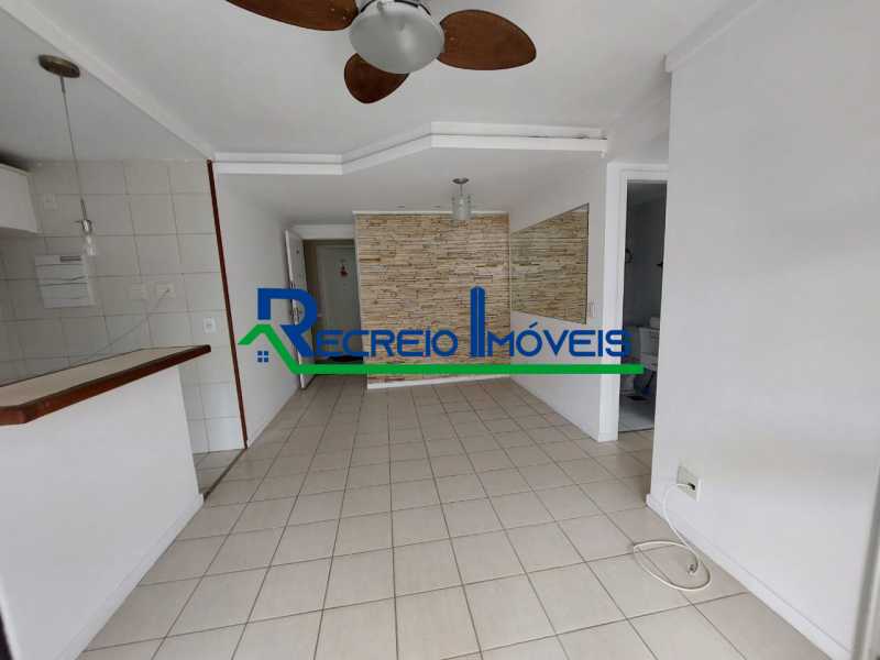 Apartamento à venda com 2 quartos, 62m² - Foto 4