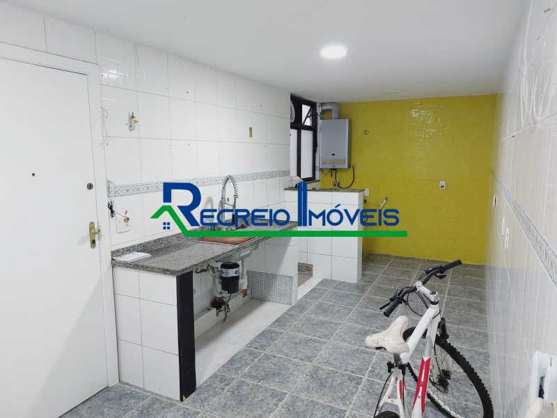 Apartamento à venda com 4 quartos, 170m² - Foto 2