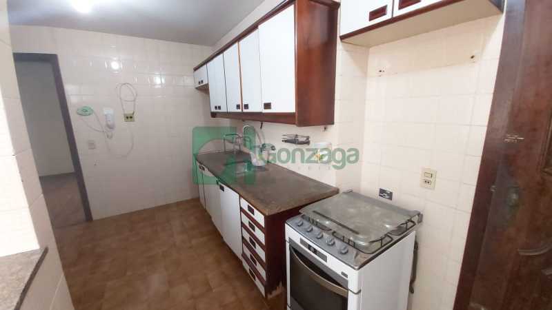 Apartamento à venda com 3 quartos, 140m² - Foto 8