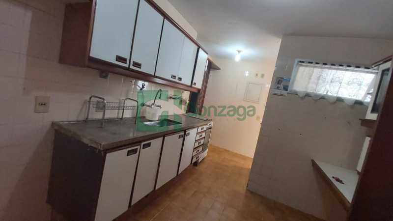 Apartamento à venda com 3 quartos, 140m² - Foto 15