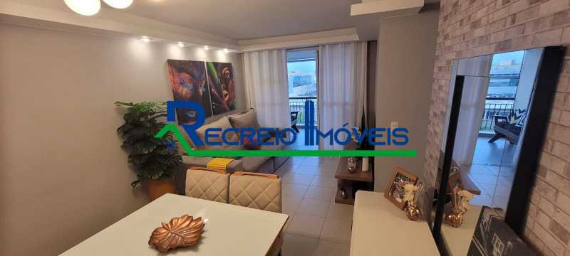 Apartamento à venda com 3 quartos, 84m² - Foto 2