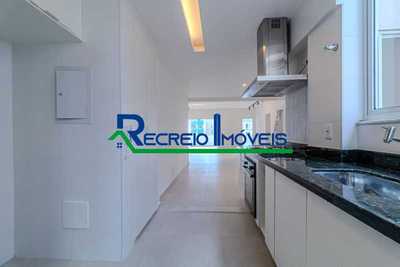 Apartamento à venda com 3 quartos, 135m² - Foto 17