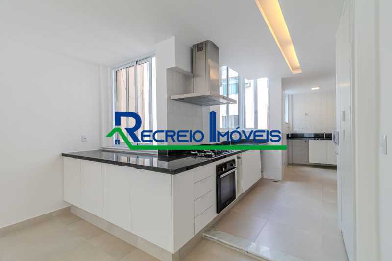 Apartamento à venda com 3 quartos, 135m² - Foto 18