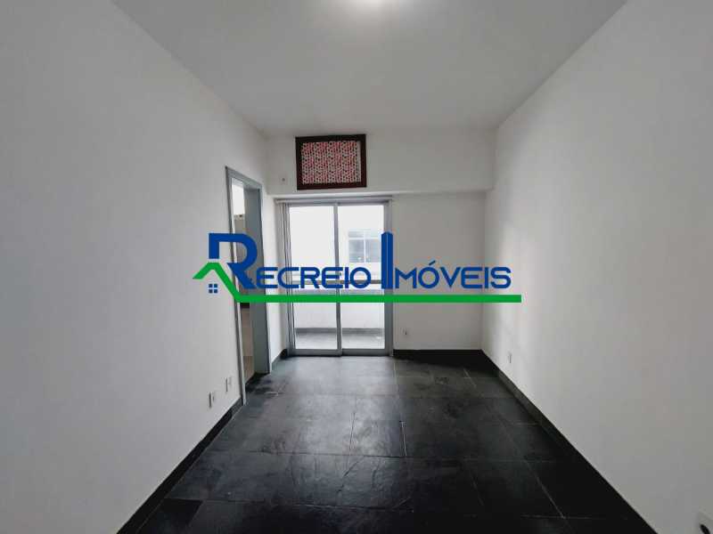 Apartamento à venda com 4 quartos, 228m² - Foto 13