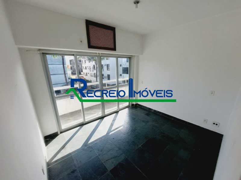 Apartamento à venda com 4 quartos, 228m² - Foto 15