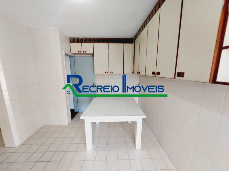 Apartamento à venda com 4 quartos, 228m² - Foto 19