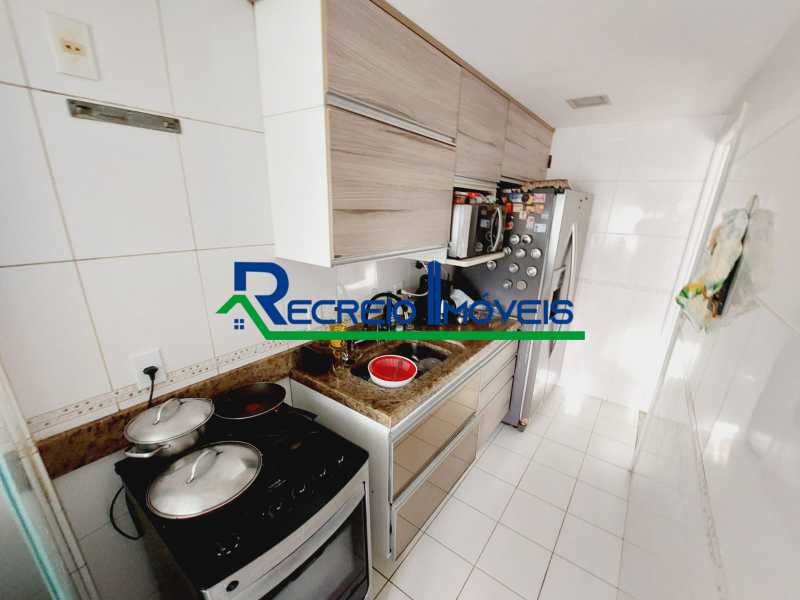 Apartamento à venda com 2 quartos, 82m² - Foto 13