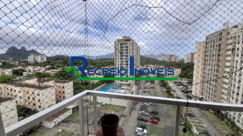 Apartamento à venda com 3 quartos, 70m² - Foto 2