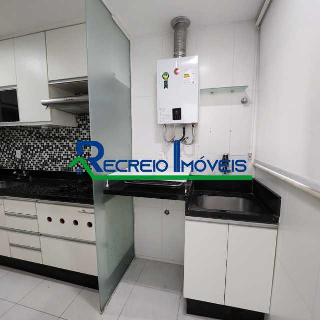 Apartamento à venda com 3 quartos, 110m² - Foto 2