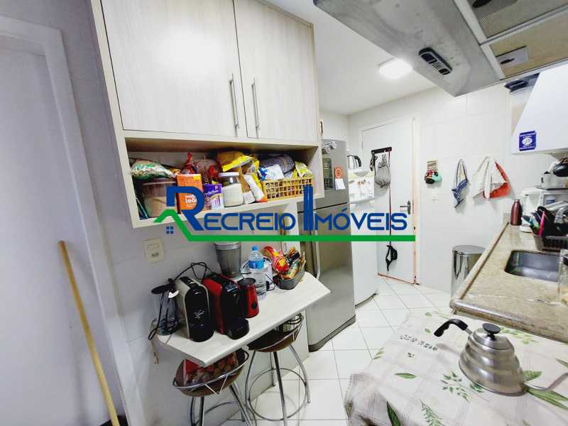 Apartamento à venda com 3 quartos, 110m² - Foto 17