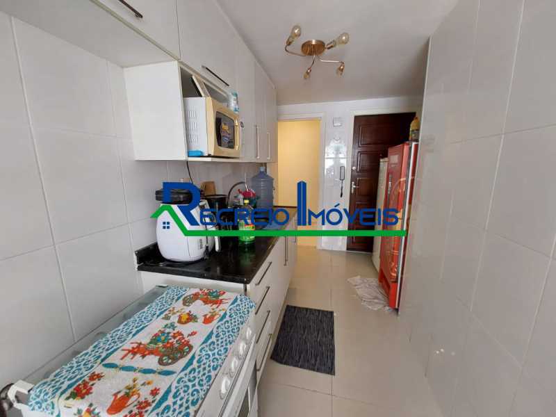 Apartamento à venda com 2 quartos, 93m² - Foto 25