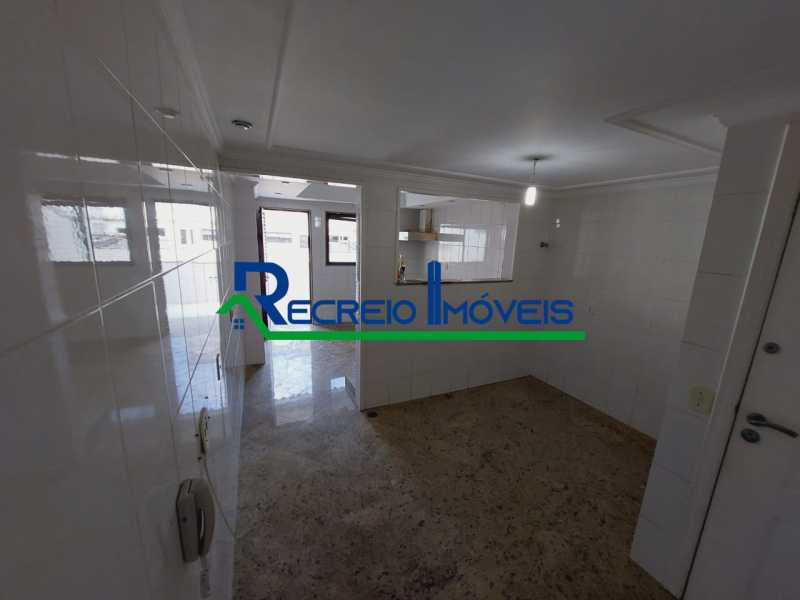 Cobertura à venda com 3 quartos, 200m² - Foto 14