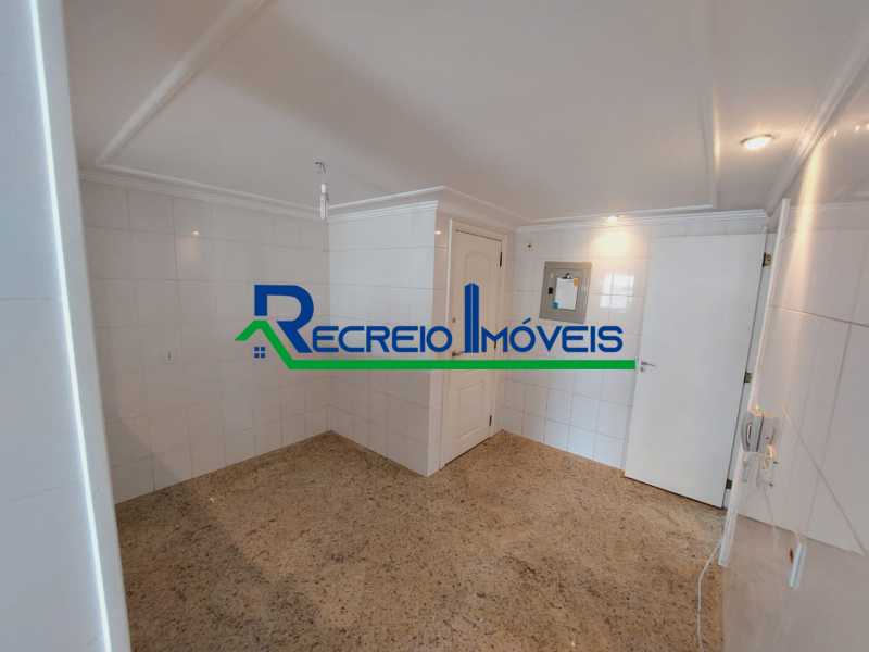 Cobertura à venda com 3 quartos, 200m² - Foto 16