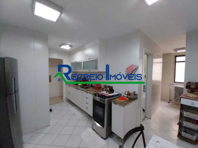 Apartamento à venda com 3 quartos, 166m² - Foto 18