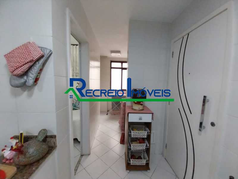 Apartamento à venda com 3 quartos, 166m² - Foto 23