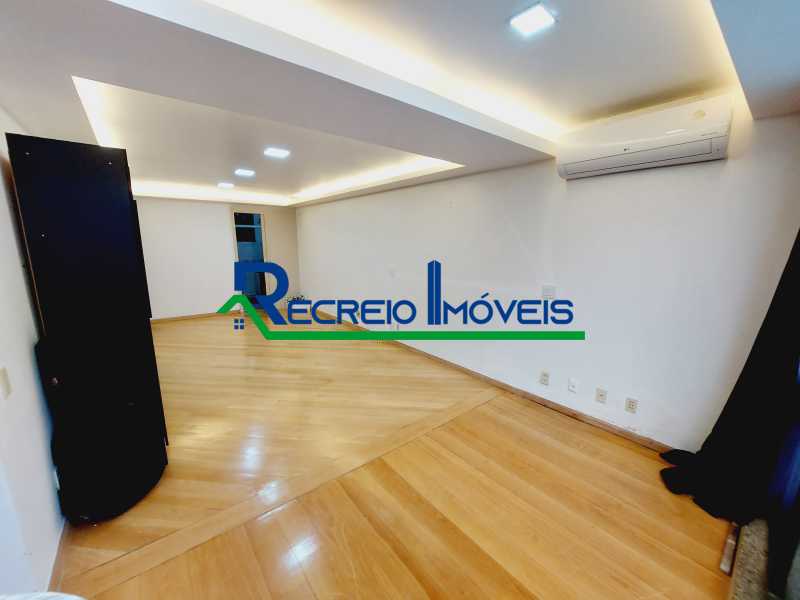 Apartamento à venda com 4 quartos, 186m² - Foto 17