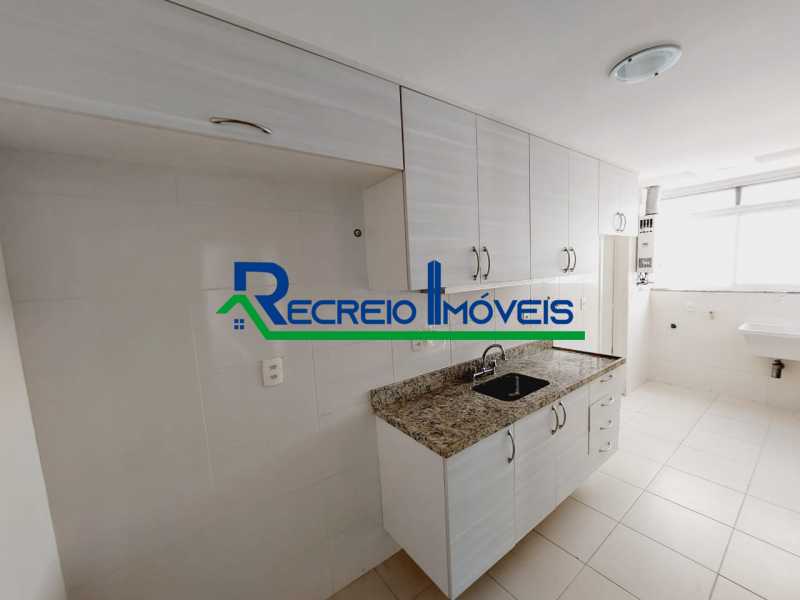 Apartamento à venda com 3 quartos, 121m² - Foto 18