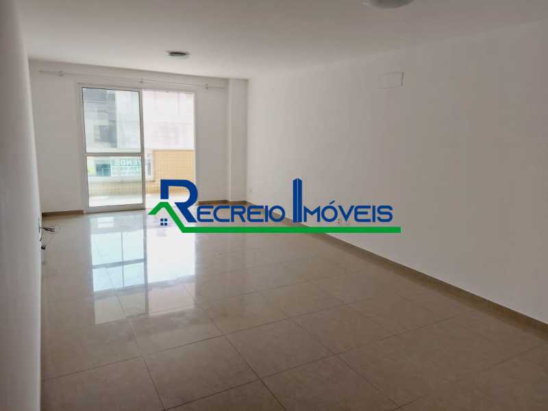 Apartamento à venda com 3 quartos, 121m² - Foto 4