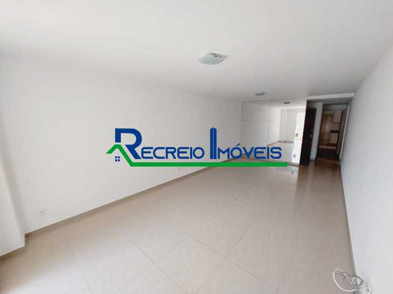 Apartamento à venda com 3 quartos, 121m² - Foto 1