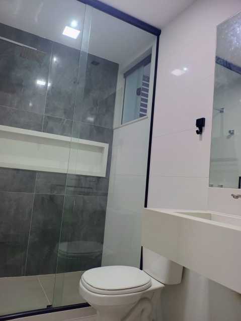 Casa de Condomínio à venda e aluguel com 4 quartos, 305m² - Foto 9