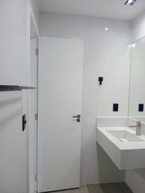 Casa de Condomínio à venda e aluguel com 4 quartos, 305m² - Foto 18